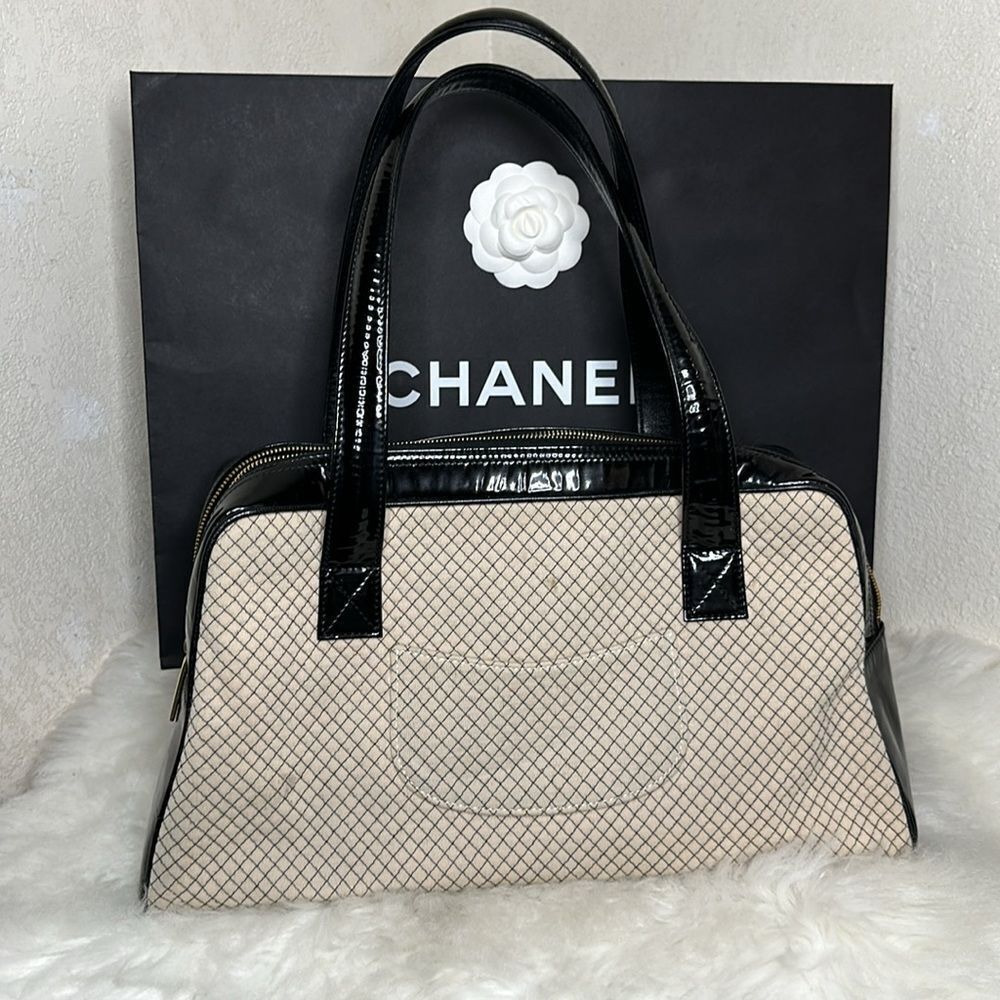 💯Authentic Chanel Cream & Black Patent Leather & Knit Quilted Bowler Bag🍀 - Picture 16 of 17
